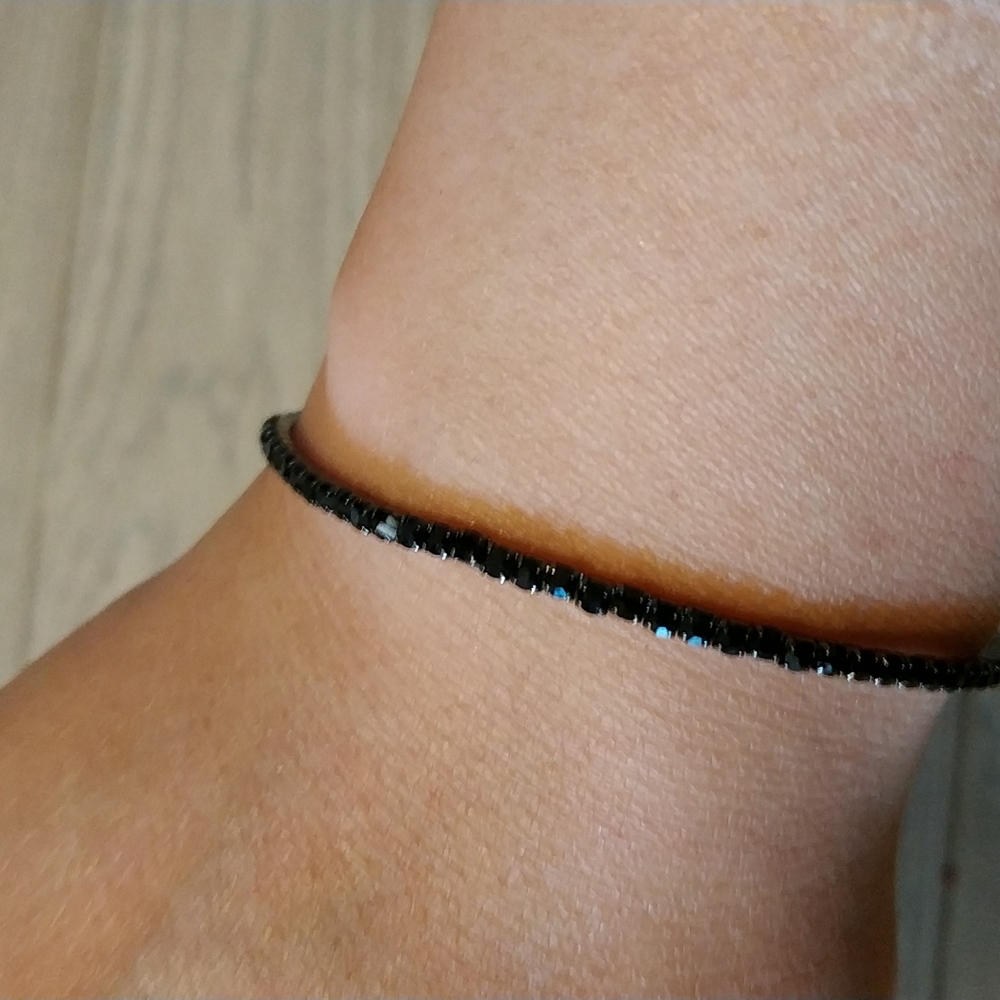 Super Danity well made black crystal beads strenchy bracket